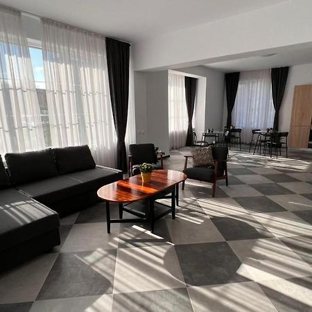 Отель Ispera At The Vila Corbeanca Экстерьер фото