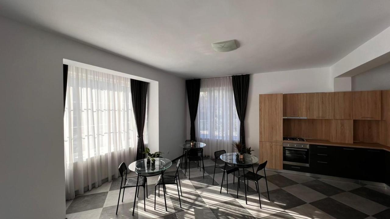 Отель Ispera At The Vila Corbeanca Экстерьер фото